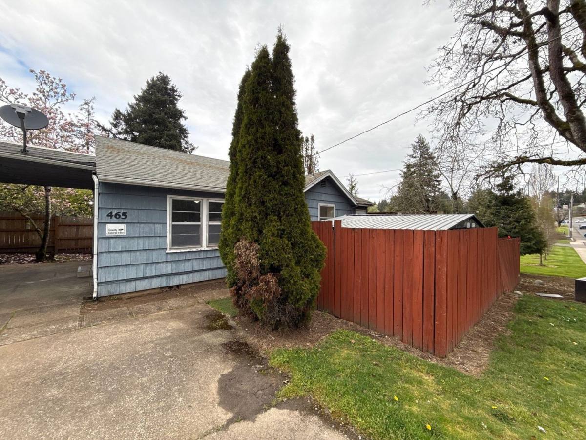 Apartment for rent at 465 Madrona Ave SE, Salem, OR 97302