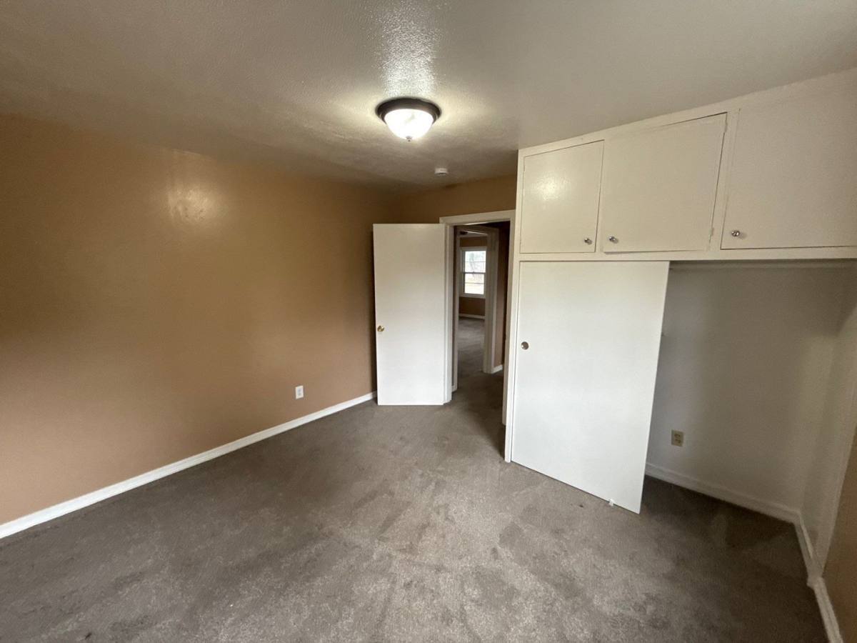 Apartment for rent at 465 Madrona Ave SE, Salem, OR 97302