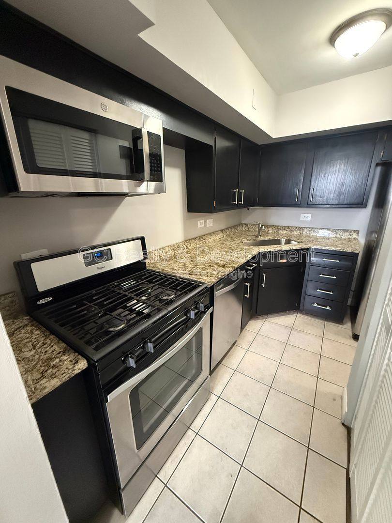 Condo for rent at 6947 S Jeffery Blvd #3K, Chicago, IL 60649