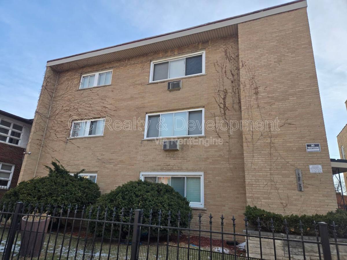 Condo for rent at 6947 S Jeffery Blvd #3K, Chicago, IL 60649