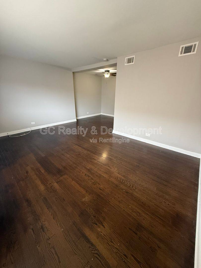 Condo for rent at 6947 S Jeffery Blvd #3K, Chicago, IL 60649