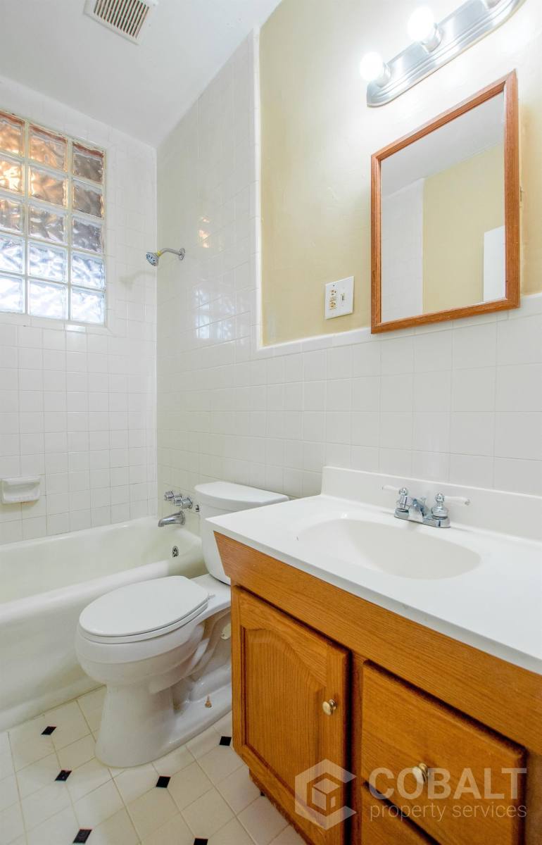 Apartment for rent at 993 N Highland Ave NE #6, Atlanta, GA 30306