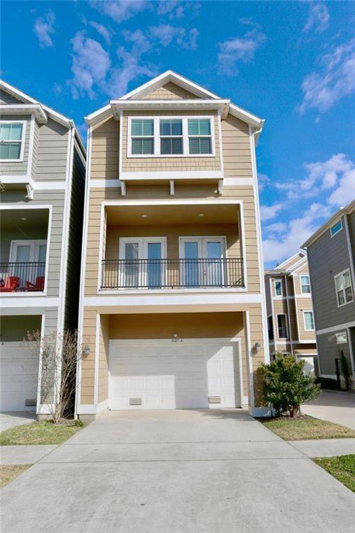 Apartment for rent at 1227 W 19th St #A, Houston, TX 77008