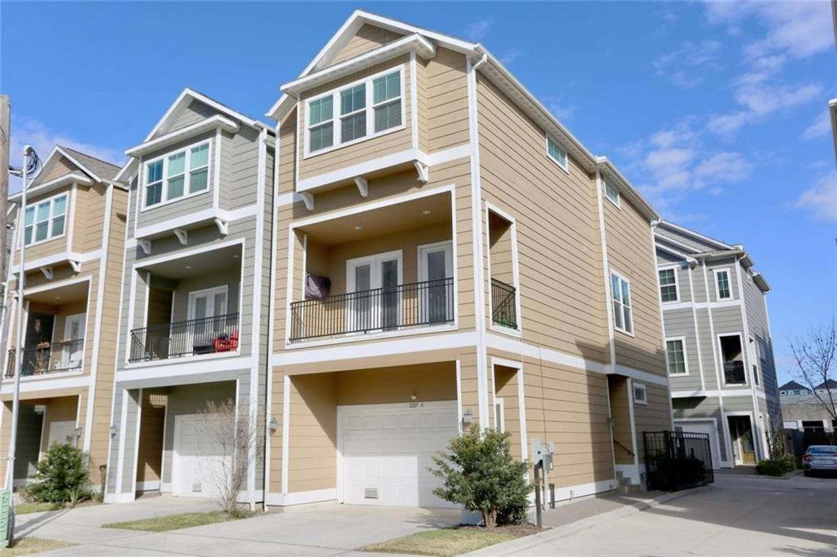 Apartment for rent at 1227 W 19th St #A, Houston, TX 77008