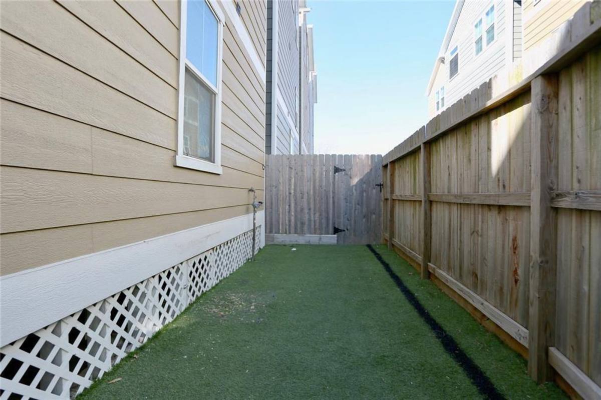 Apartment for rent at 1227 W 19th St #A, Houston, TX 77008