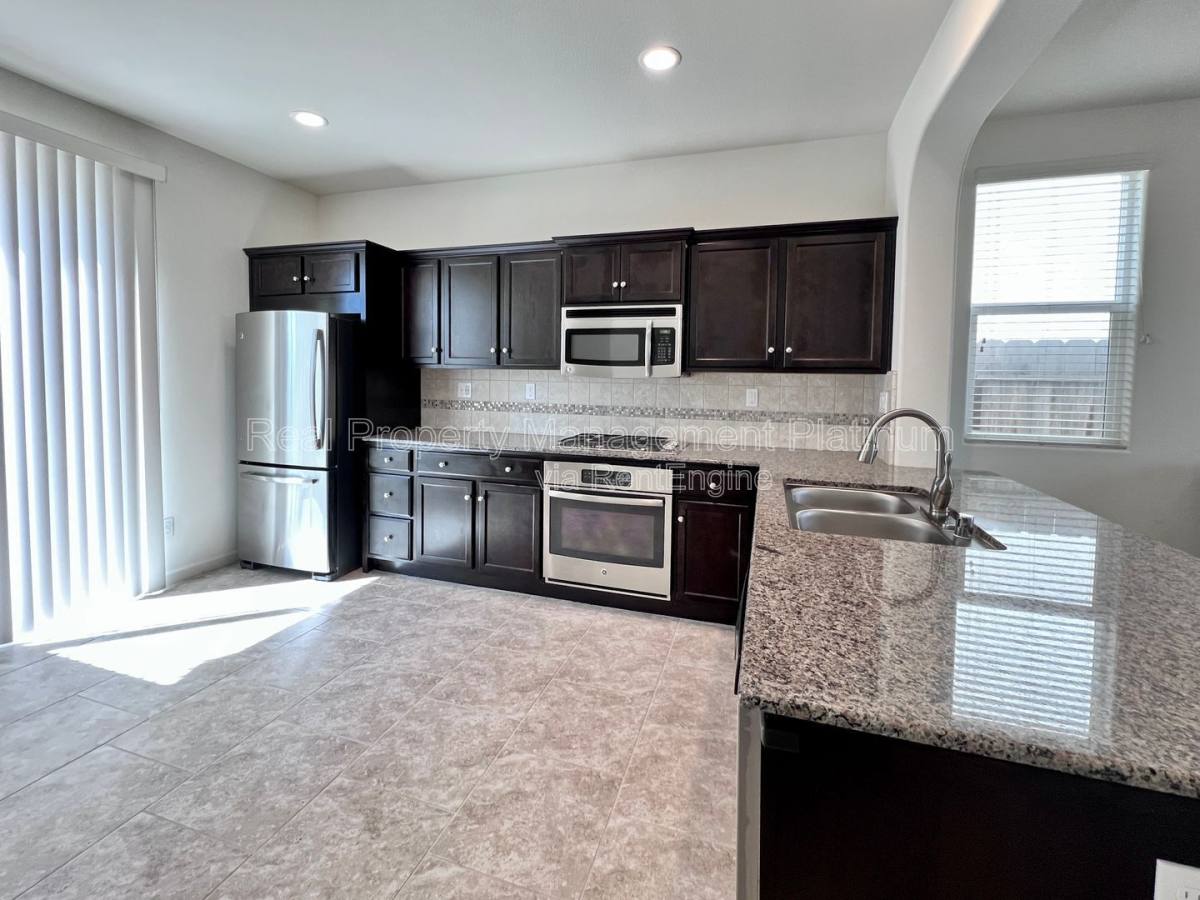 House for rent at 3584 Significant Way, Clovis, CA 93619