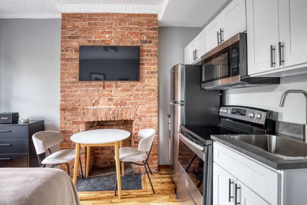 Apartment for rent at 17 Gay St #6, New York, NY 10014