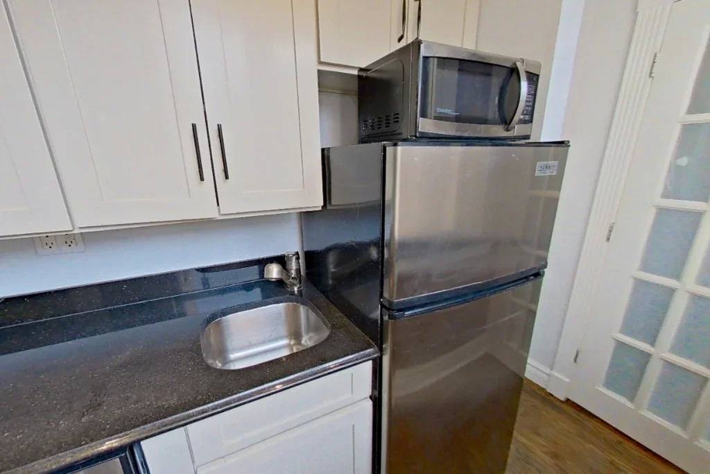 Apartment for rent at 410 E 10th St #6E, New York, NY 10009