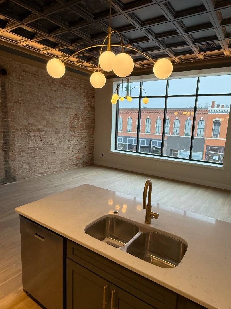 Apartment for rent at 309 N 6th St, Burlington, IA 52601