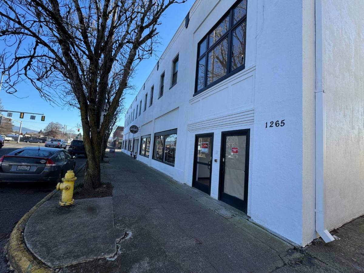 Apartment for rent at 1265 12th Ave #11, Longview, WA 98632