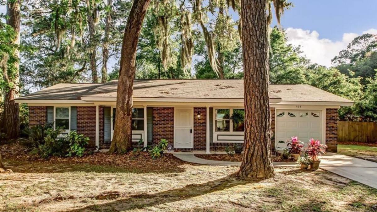 House for rent at 106 Penrose Dr, Savannah, GA 31419