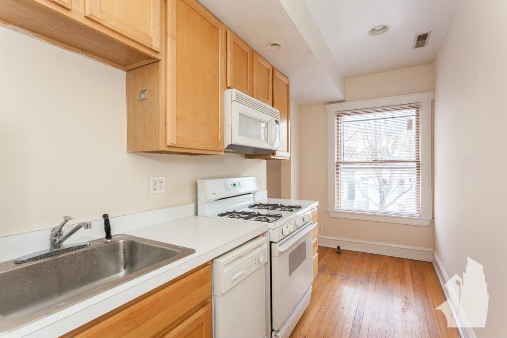 Apartment for rent at 1200 W Wellington Ave #2, Chicago, IL 60657