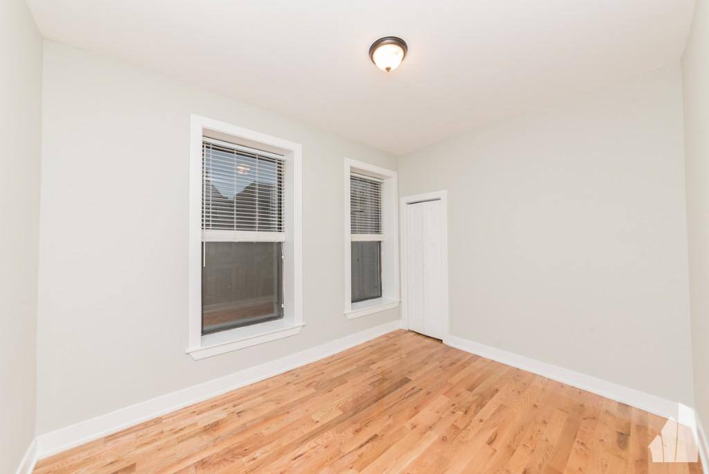 Apartment for rent at 627 W Oakdale Ave #629-4, Chicago, IL 60657