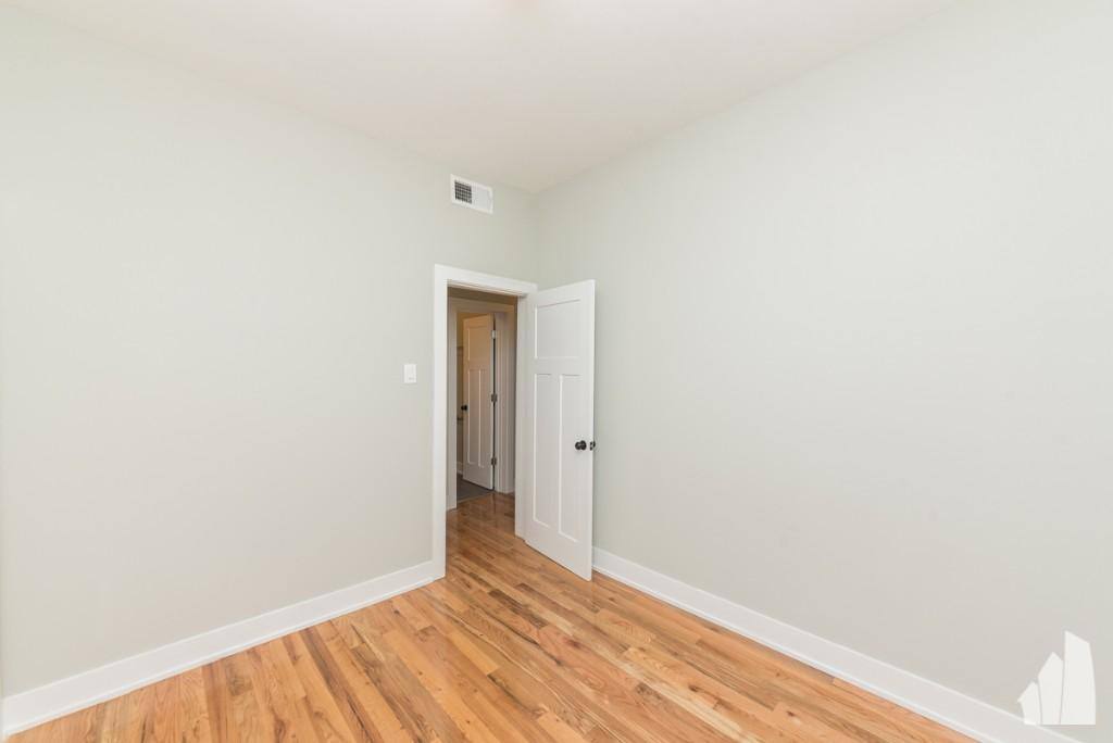 Apartment for rent at 627 W Oakdale Ave #629-4, Chicago, IL 60657