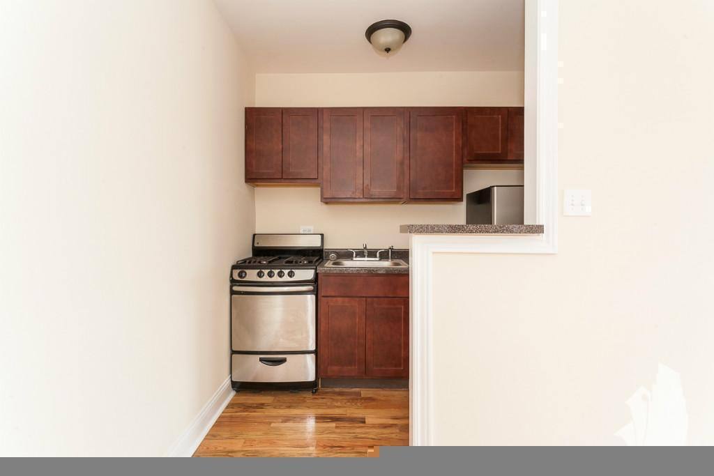 Apartment for rent at 818 W Diversey Parkway N, Chicago, IL 60614