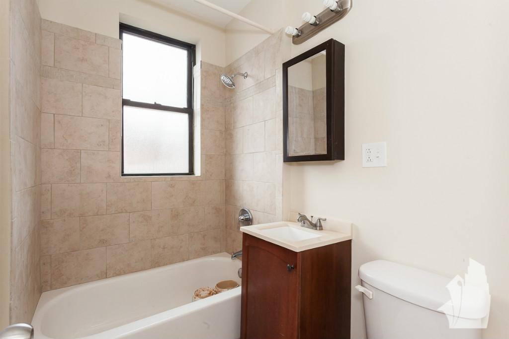 Apartment for rent at 818 W Diversey Parkway N, Chicago, IL 60614