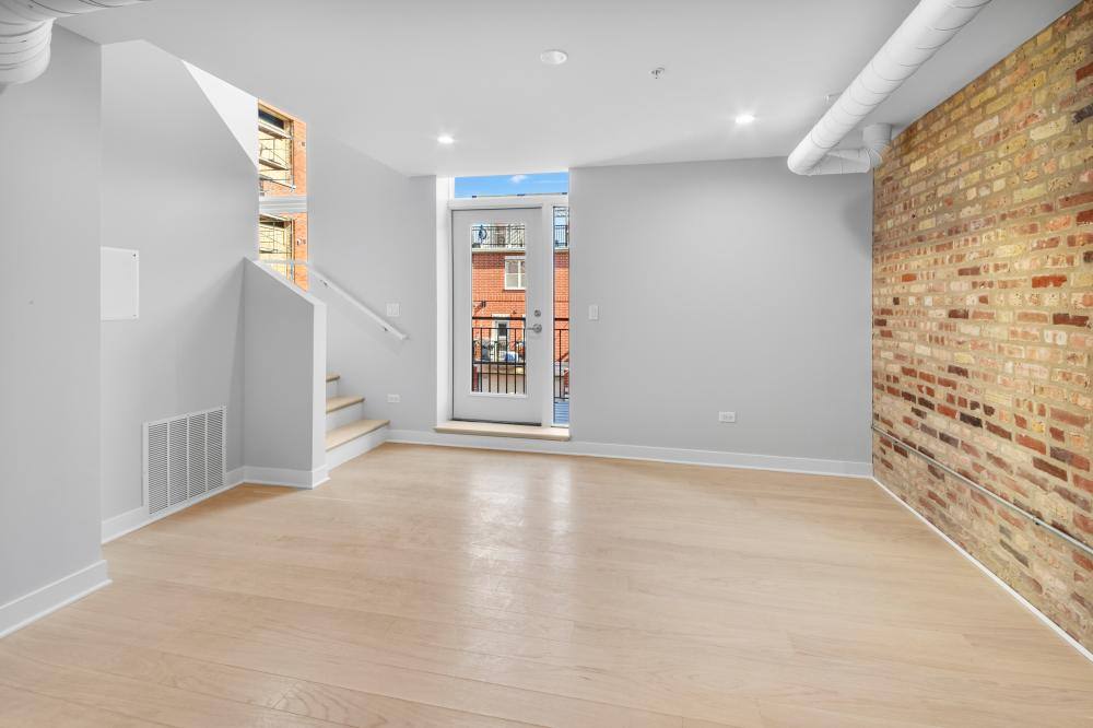 Apartment for rent at 4637 N Ashland #204, Chicago, IL 60640