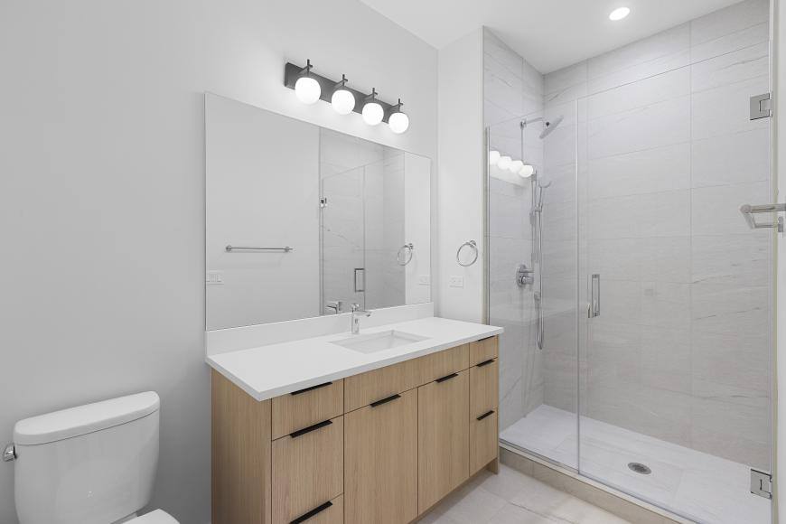 Townhouse for rent at 904 W Dakin St #103, Chicago, IL 60613