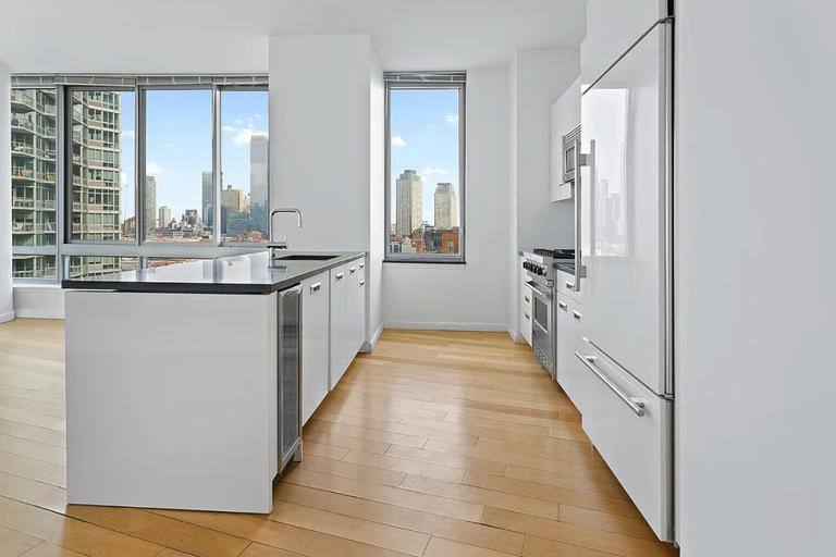 Apartment for rent at 46-30 Center Blvd #1501, Long Island City, NY 11109