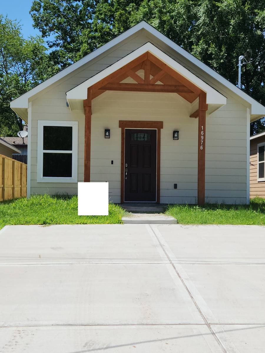 House for rent at 16931 W Juneau St, Montgomery, TX 77316