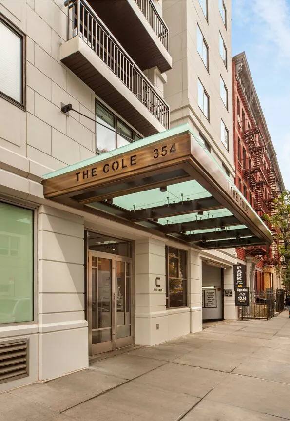 Apartment for rent at 354 E 91st St #902, New York, NY 10128