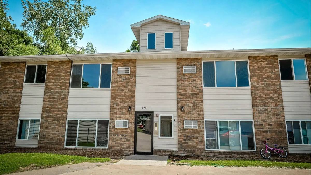 Apartment for rent at Greystone, 655 12th St SW #7, Forest Lake, MN 55025
