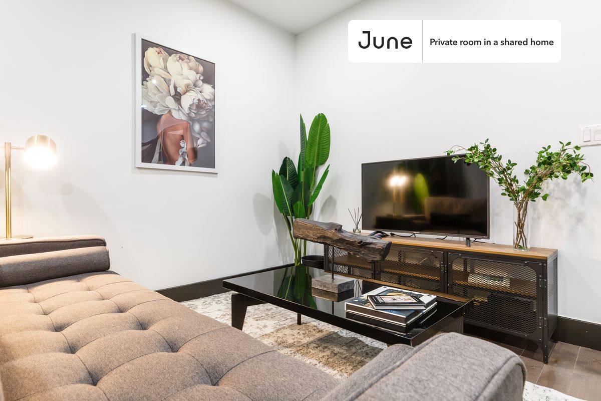 Apartment for rent at 944 Columbus Ave #A, New York, NY 10025