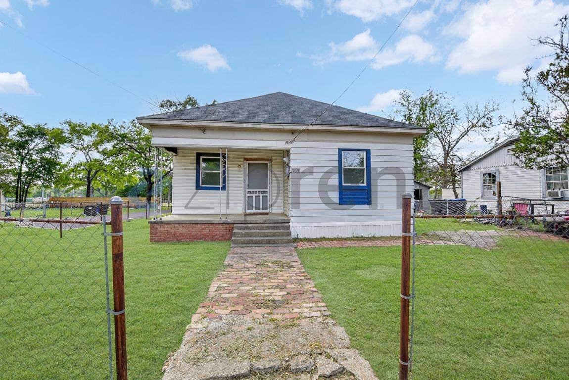 House for rent at 309 Park St, Longview, TX 75601