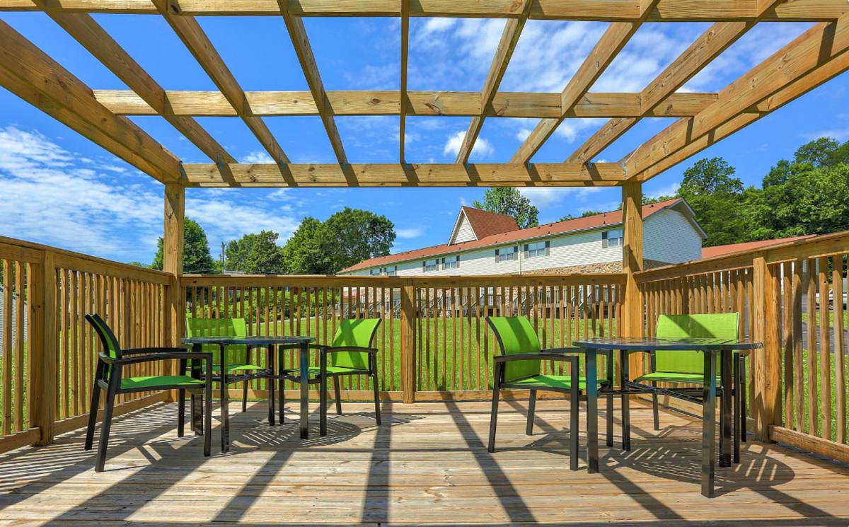 Townhouse for rent at Country Oaks, 137 Oyler Lane, Hixson, TN 37343