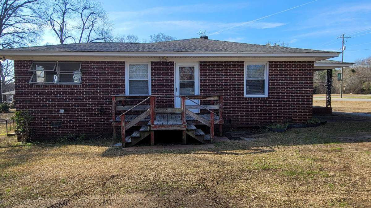 House for rent at 206 Columbia Ave, Chapin, SC 29036