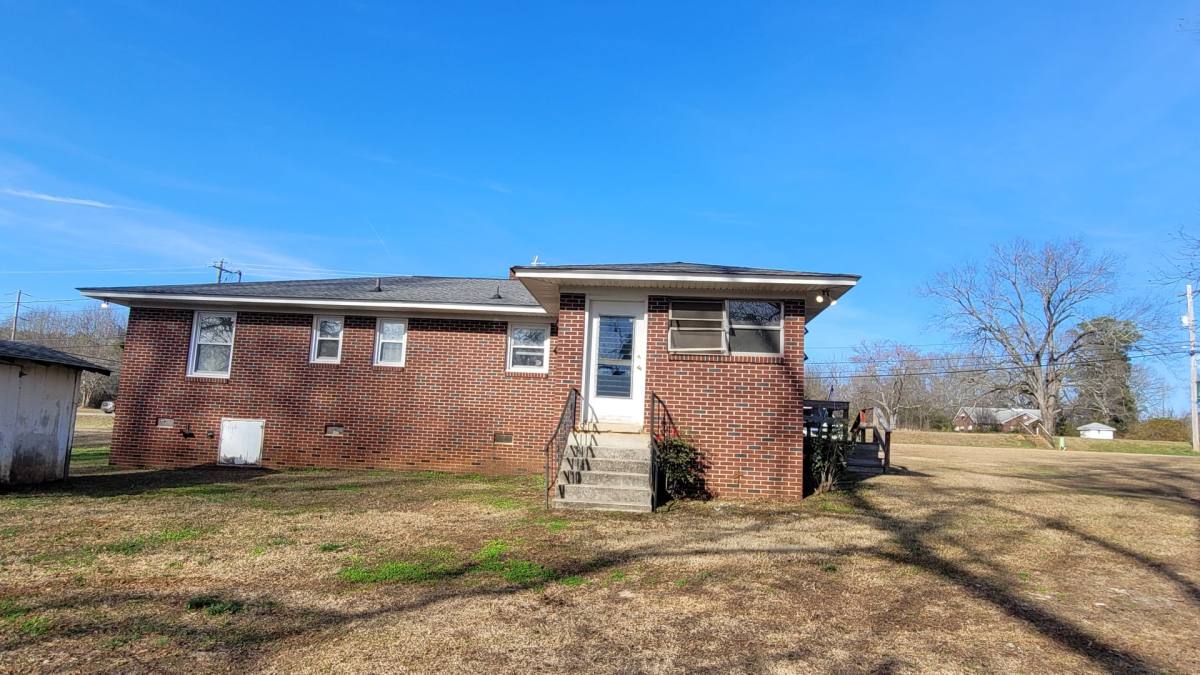 House for rent at 206 Columbia Ave, Chapin, SC 29036