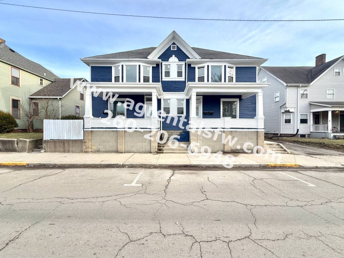 Apartment for rent at 1829 Broadway, Fort Wayne, IN 46802