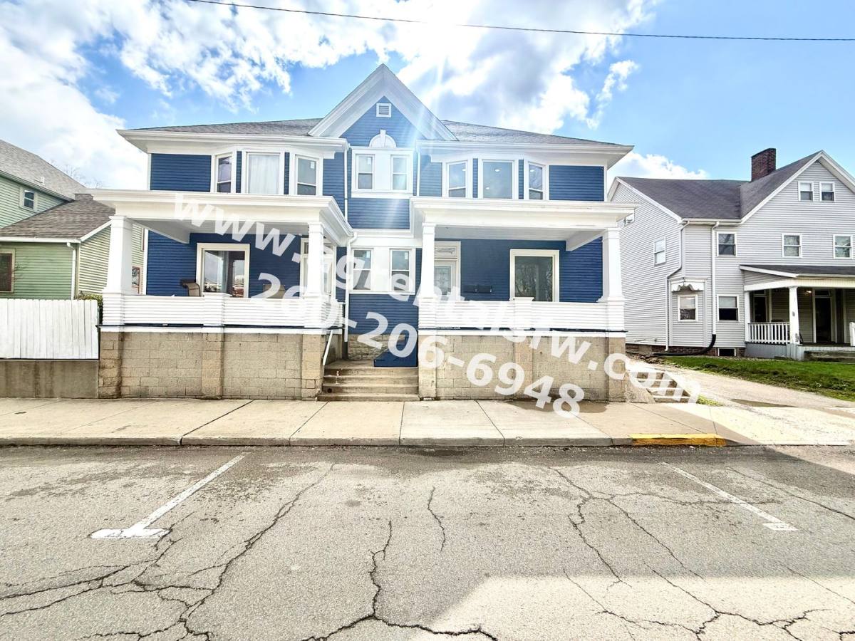 Apartment for rent at 1829 Broadway, Fort Wayne, IN 46802