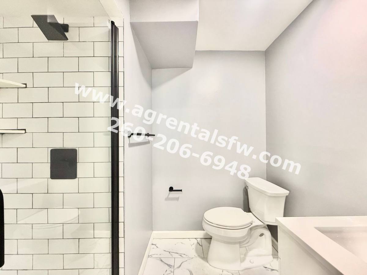 Apartment for rent at 1829 Broadway, Fort Wayne, IN 46802
