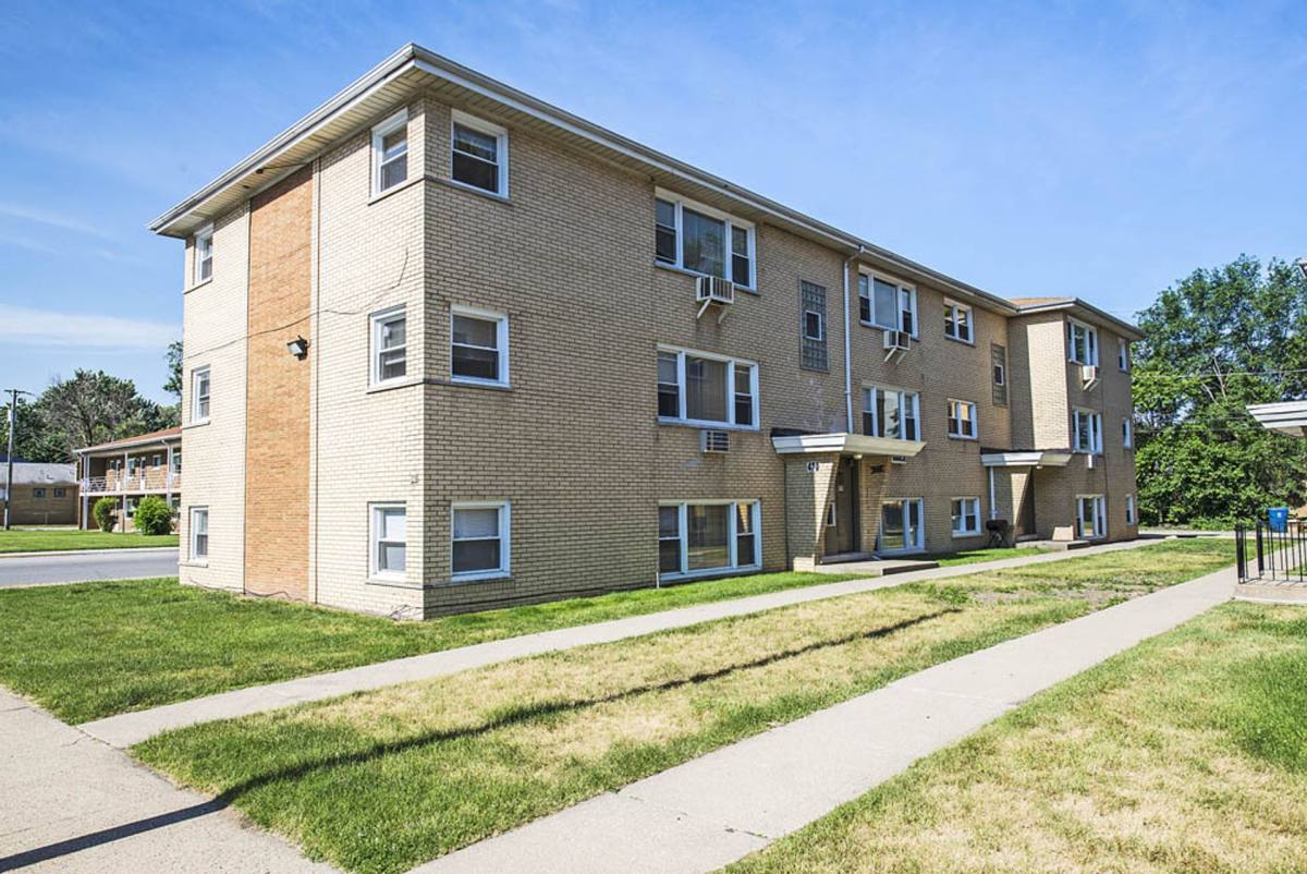 Apartment for rent at 470 Gordon Ave, Calumet City, IL 60409