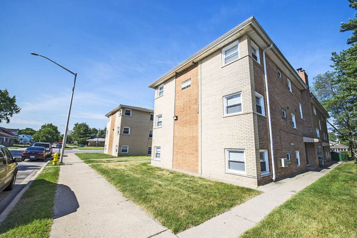 Apartment for rent at 470 Gordon Ave, Calumet City, IL 60409