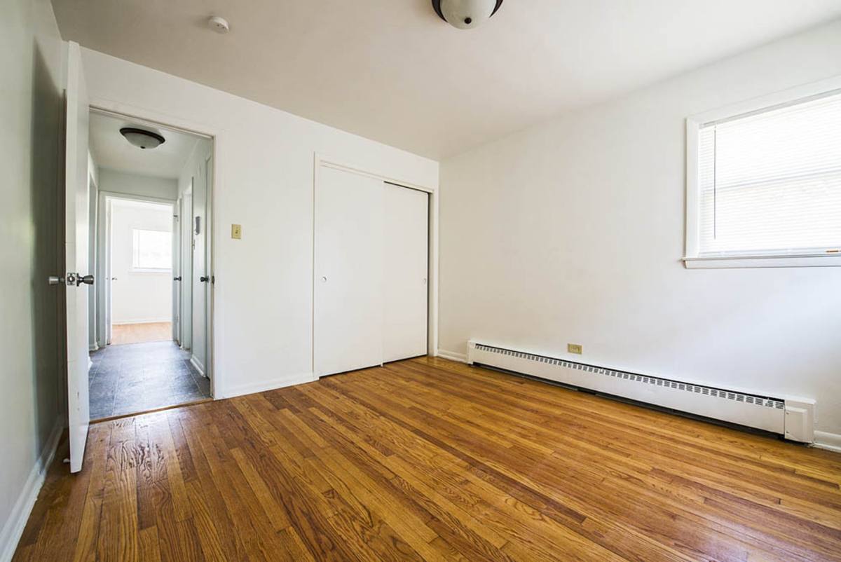 Apartment for rent at 470 Gordon Ave, Calumet City, IL 60409