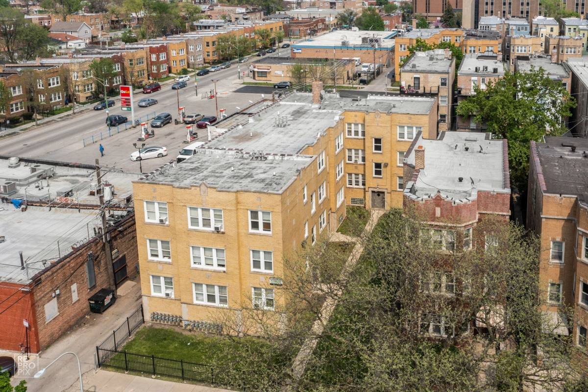 Apartment for rent at 1145-49 N Leclaire Ave, Chicago, IL 60651