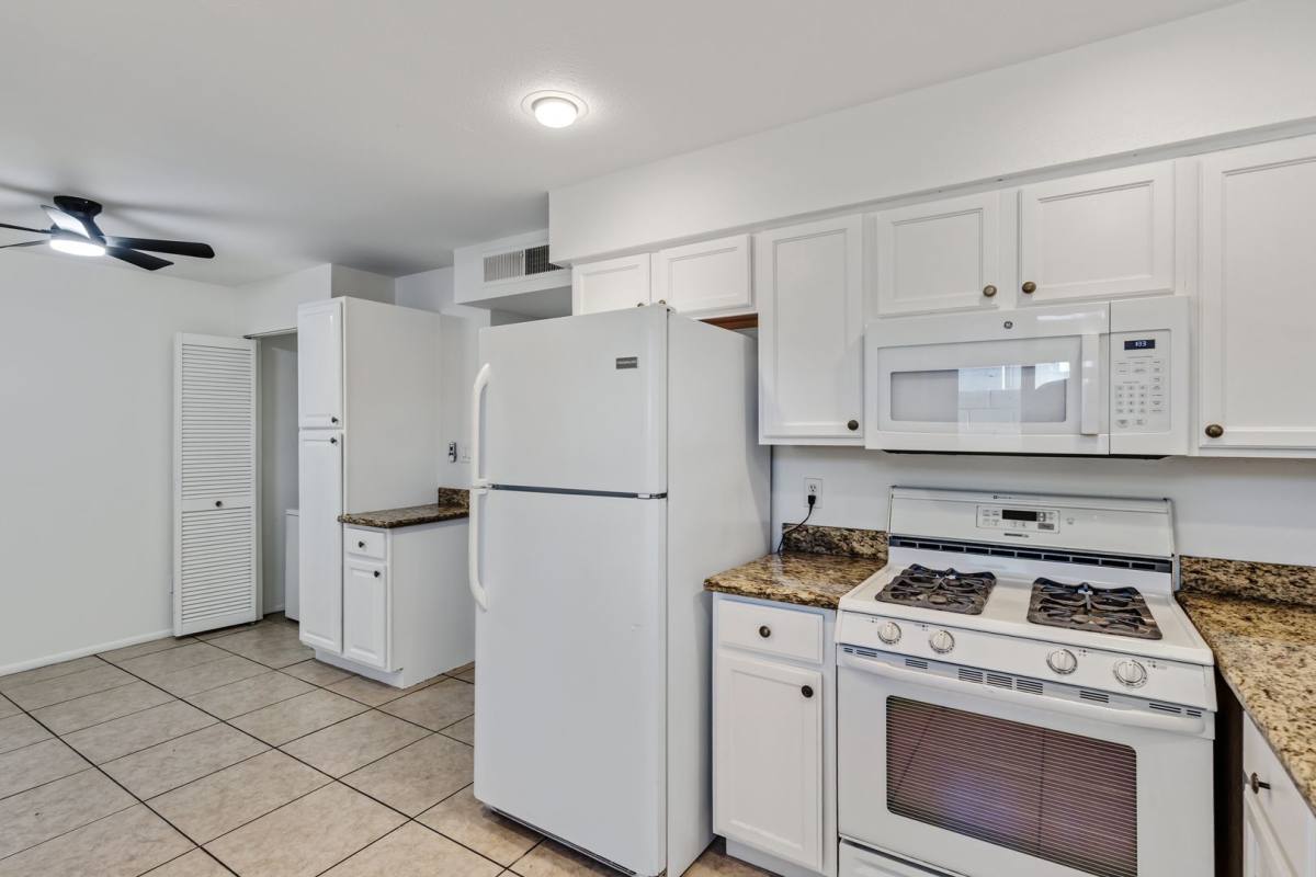 Condo for rent at 3840 N 43rd, Phoenix, AZ 85031