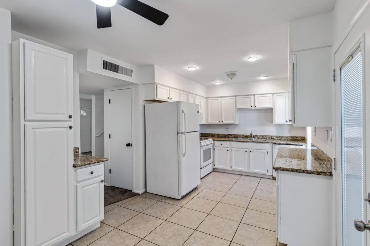 Condo for rent at 3840 N 43rd, Phoenix, AZ 85031