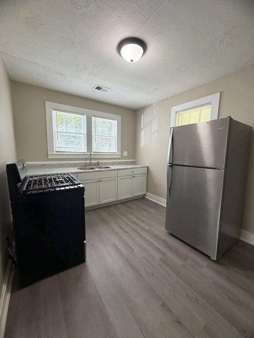 House for rent at 208 Linwood Rd, Lexington, KY 40504