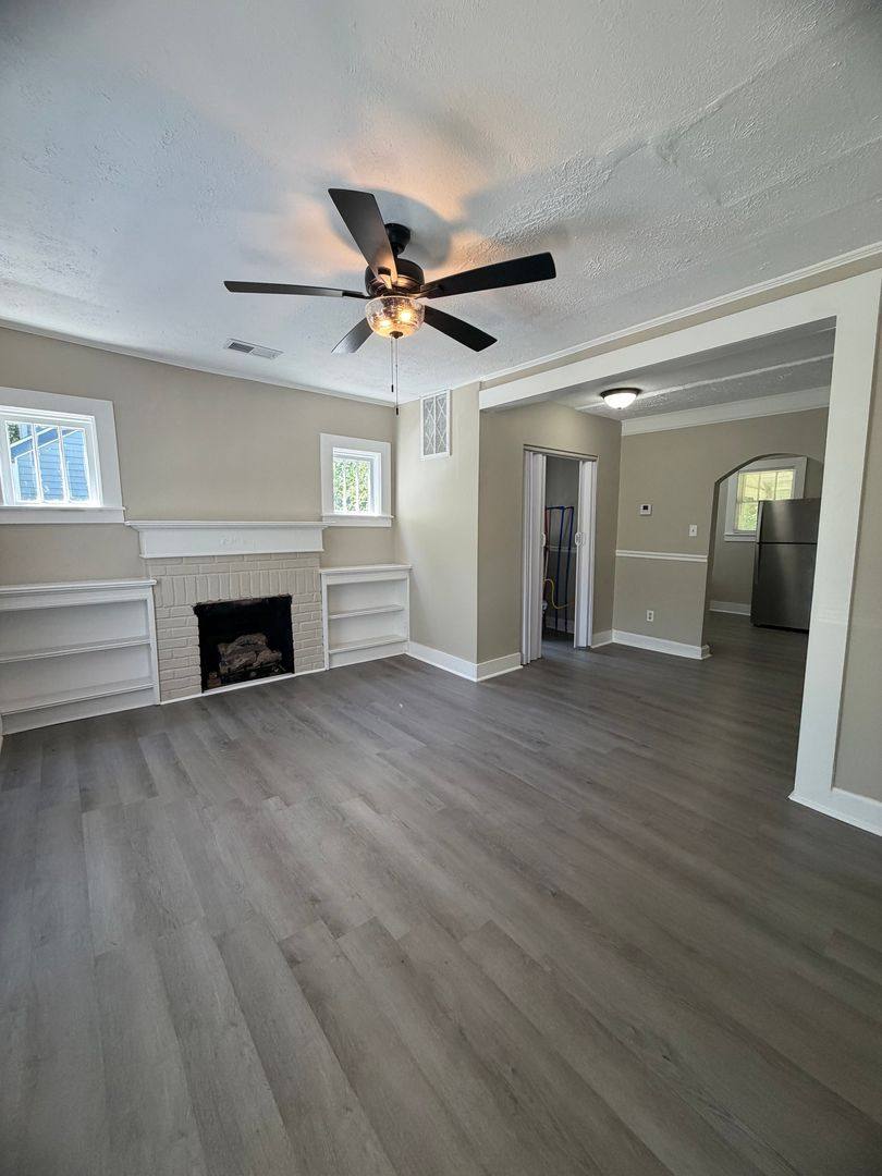 House for rent at 208 Linwood Rd, Lexington, KY 40504