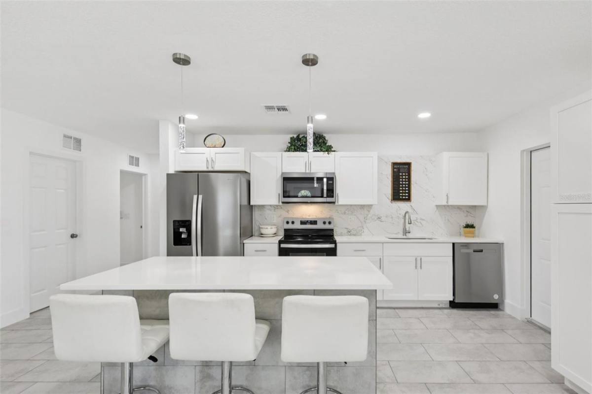 House for rent at 3530 Goodrich Ave, Sarasota, FL 34234