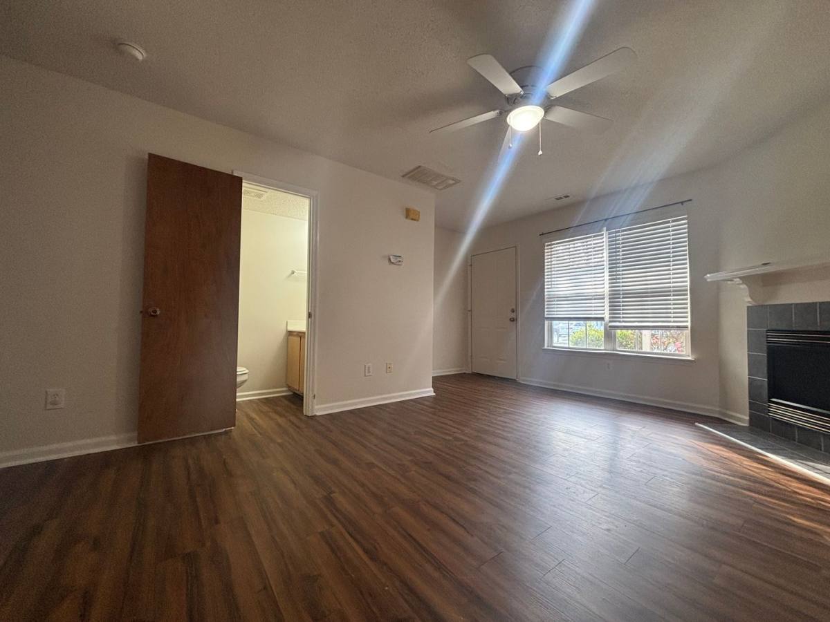 Townhouse for rent at 1111 Pueblo Dr, Jacksonville, NC 28546