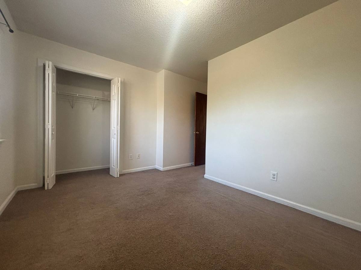Townhouse for rent at 1111 Pueblo Dr, Jacksonville, NC 28546