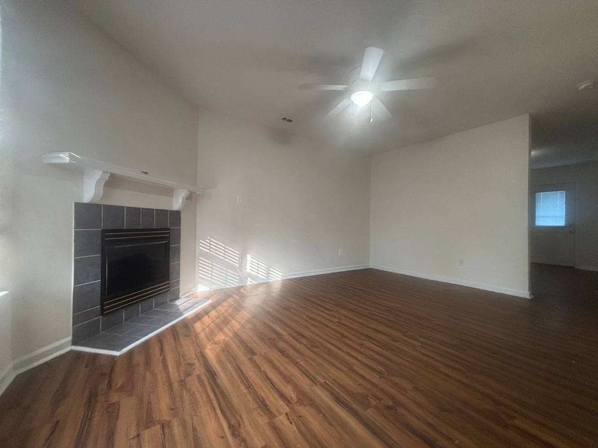 Townhouse for rent at 1111 Pueblo Dr, Jacksonville, NC 28546