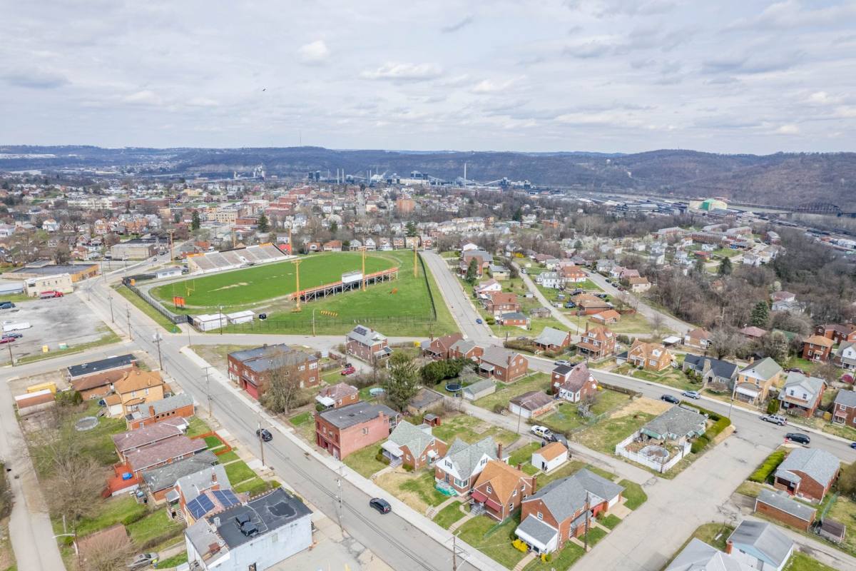 Apartment for rent at 826 Miller Ave, Clairton, PA 15025