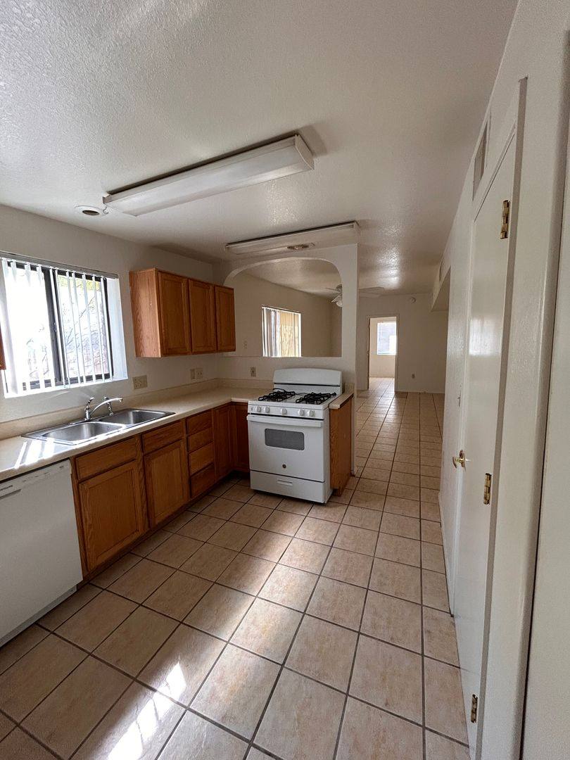 Apartment for rent at 1150 N Catalina Ave Units 1-3, Tucson, AZ 85712