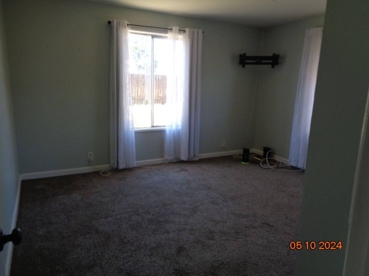 Apartment for rent at 43339 51st St W, Lancaster, CA 93536
