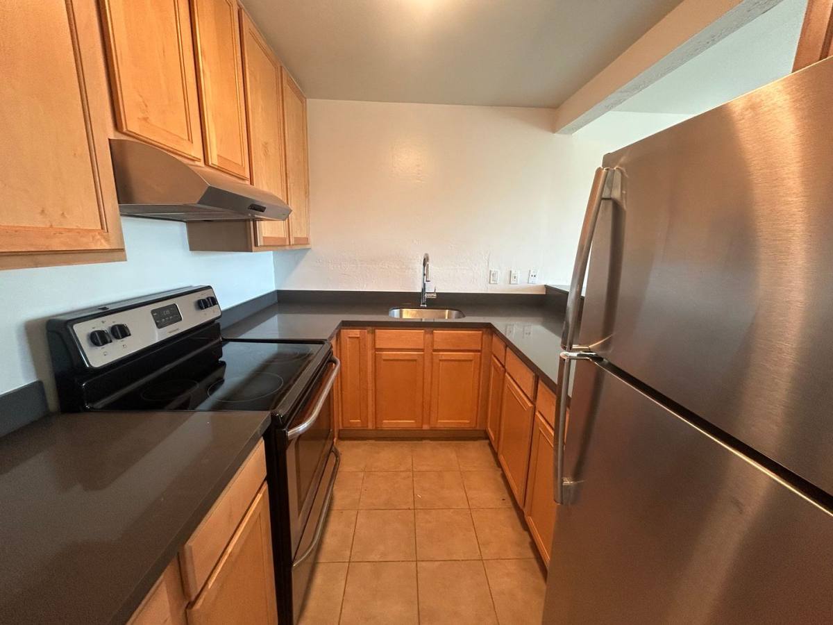 Apartment for rent at 1479 El Camino Real, Burlingame, CA 94010